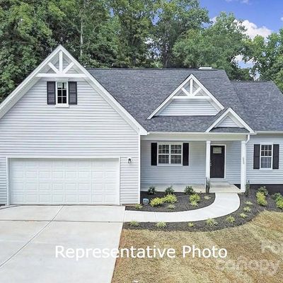 869 Kathryn Dr Se, Concord, NC 28025