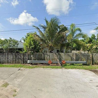 8743 Uranus Ter, West Palm Beach, FL 33403