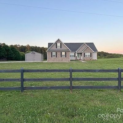 879 Doggett Rd, Forest City, NC 28043