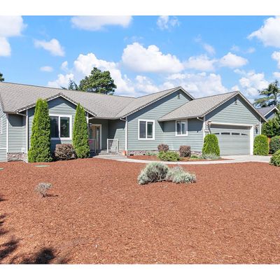 87936 Lake Point Dr, Florence, OR 97439