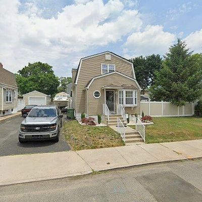 88 Cleveland Ave, Parlin, NJ 08859