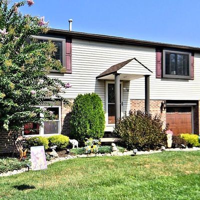 88 Dawn Rd, Levittown, PA 19056