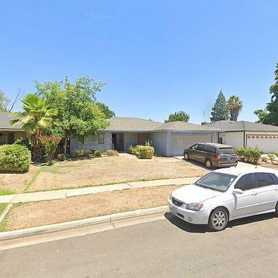 8278 N Raisina Ave, Fresno, CA 93720