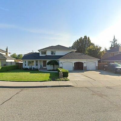 828 Amy Ct, East Wenatchee, WA 98802