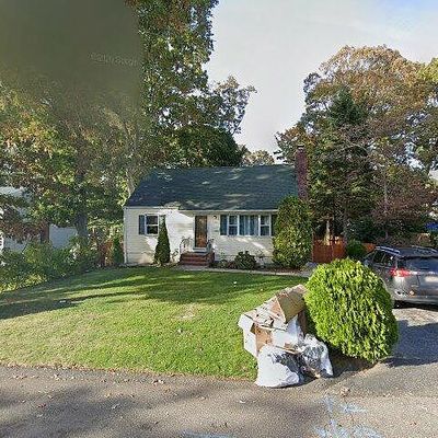 83 E 19 Th St, Huntington Station, NY 11746