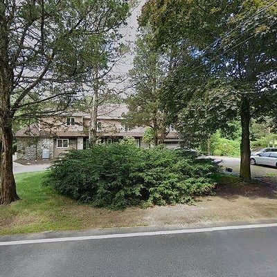 83 Winsor Ave, Johnston, RI 02919