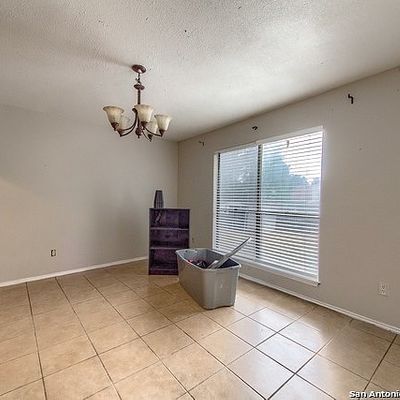 833 Garden Meadow Dr, Universal City, TX 78148