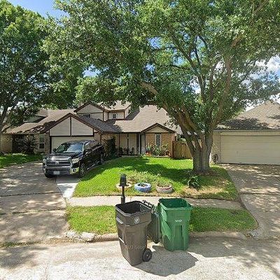 8334 Sandy Glen Ln, Houston, TX 77071