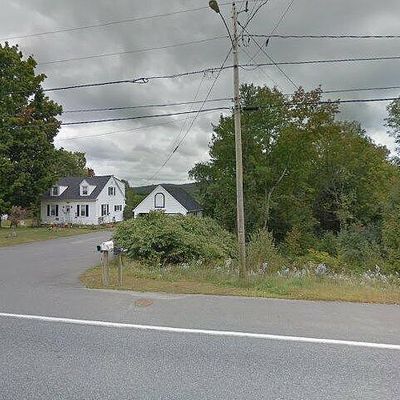 834 N Main St, Winterport, ME 04496