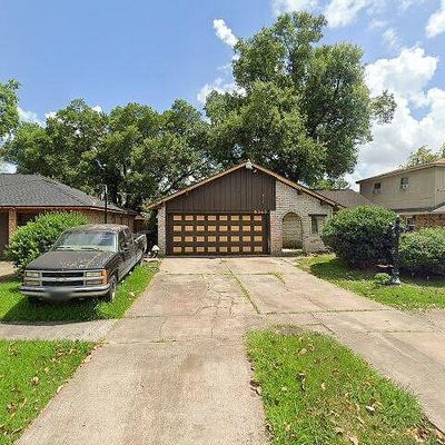 8342 Sterlingshire St, Houston, TX 77078