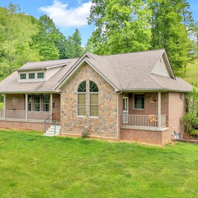 835 Blanche Davis Rd, Castlewood, VA 24224