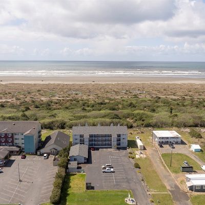 835 Ocean Shores Blvd Nw, Ocean Shores, WA 98569