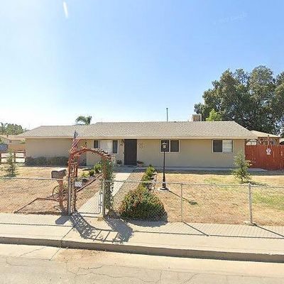 835 N Ventura Ave, Farmersville, CA 93223