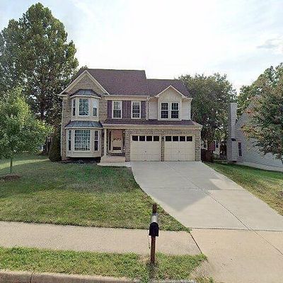 835 Spring Knoll Dr, Herndon, VA 20170