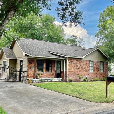 837 S Franklin St, La Grange, TX 78945