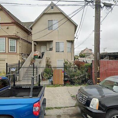 838 33 Rd Ave, Oakland, CA 94601