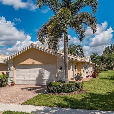 8383 Cozumel Ln, Wellington, FL 33414