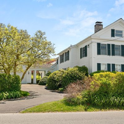 84 Old Black Point Rd, Niantic, CT 06357