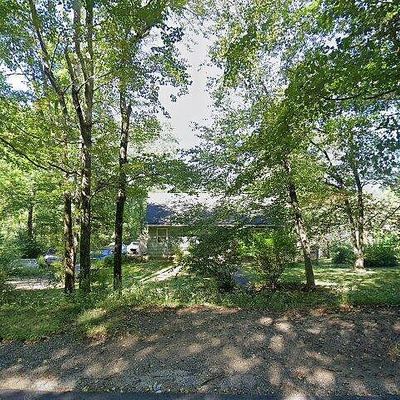 84 Stafford Holland Rd, Wales, MA 01081