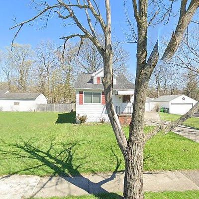 84 Thames Ave, Bedford, OH 44146