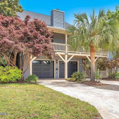 840 Settlers Ln, Kure Beach, NC 28449