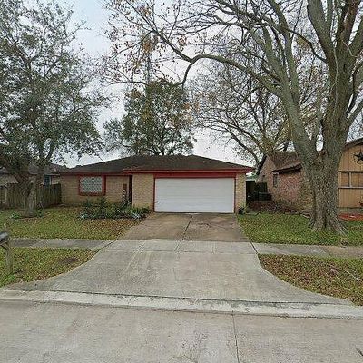 8402 Oakhaven Rd, La Porte, TX 77571