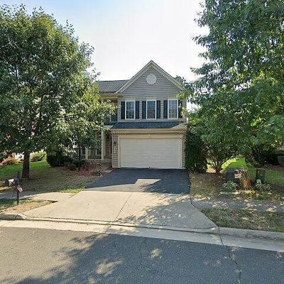 8409 Churchside Dr, Gainesville, VA 20155