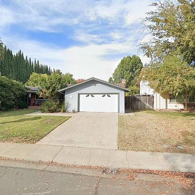 8417 Lake Forest Dr, Sacramento, CA 95826