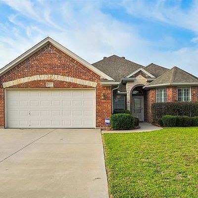 8445 Arroyo Ln, Benbrook, TX 76126