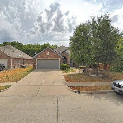 900 Chestnut Ln, Saginaw, TX 76179