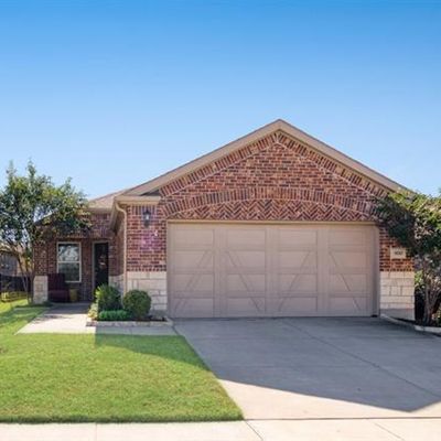 900 Freedom Ln, Aubrey, TX 76227