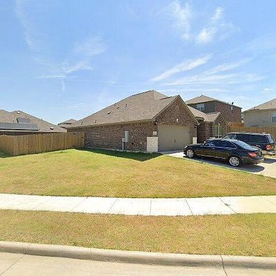 900 Juneberry Dr, Denton, TX 76207