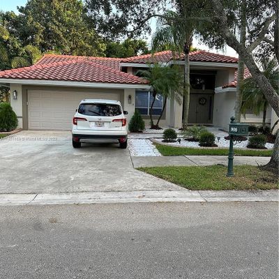 900 Lakewood Ct, Weston, FL 33326