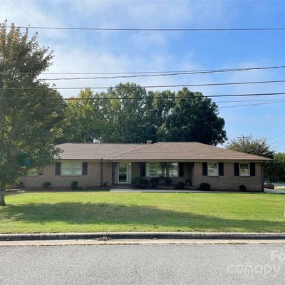 900 Nance St, Kannapolis, NC 28083