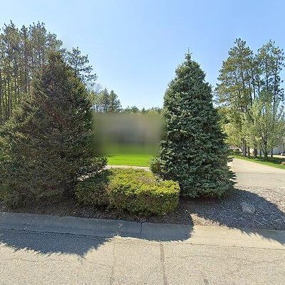 900 Rolling Pines Dr, Ortonville, MI 48462