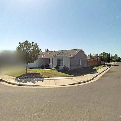 900 Sparrow Dr, Atwater, CA 95301