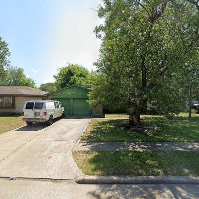 9006 Indian River Dr, Houston, TX 77088