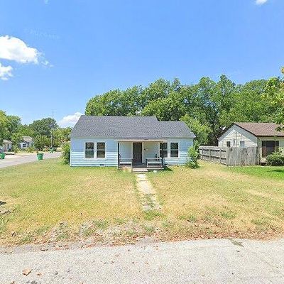 901 Gladney St, Gainesville, TX 76240