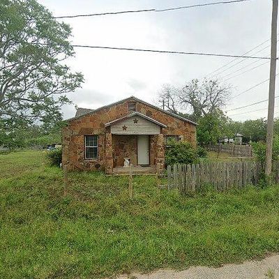 902 Carey Ave, Brady, TX 76825