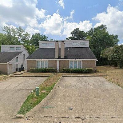 902 Creekside Dr, Longview, TX 75604