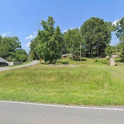 902 N Mountain St, Cherryville, NC 28021