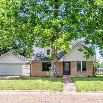 902 W 3 Rd St, Hearne, TX 77859