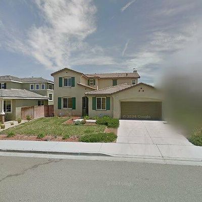 9027 Coachella Ave, Oak Hills, CA 92344