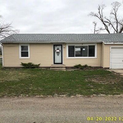 903 2 Nd St, Palo, IA 52324