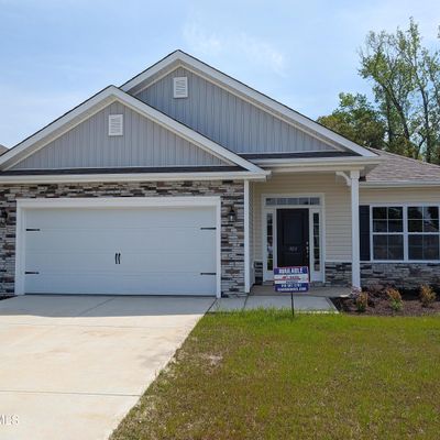 903 Eakins Ln, Richlands, NC 28574