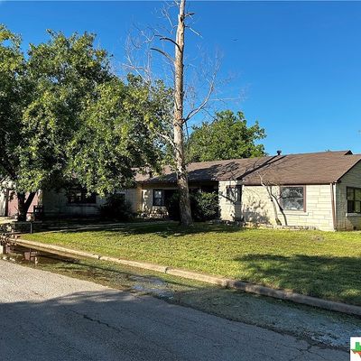 903 N Cherry St, Seguin, TX 78155