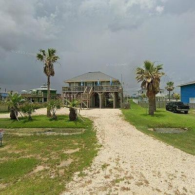 904 Surf Dr, Freeport, TX 77541