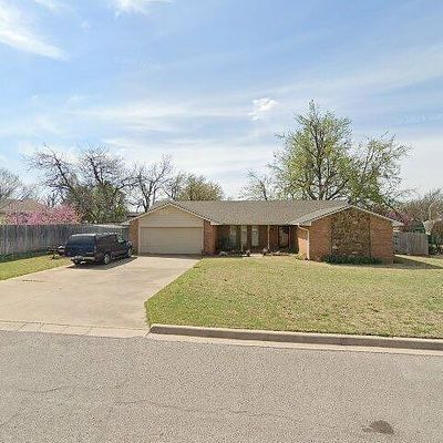 904 W Scott St, Marlow, OK 73055