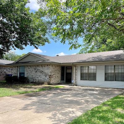 905 Northshore Dr, Garland, TX 75040