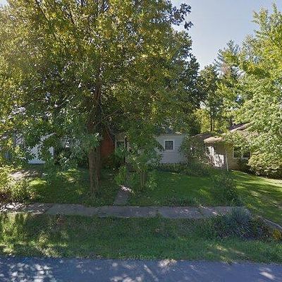 908 S Johnson Ave, Carbondale, IL 62901